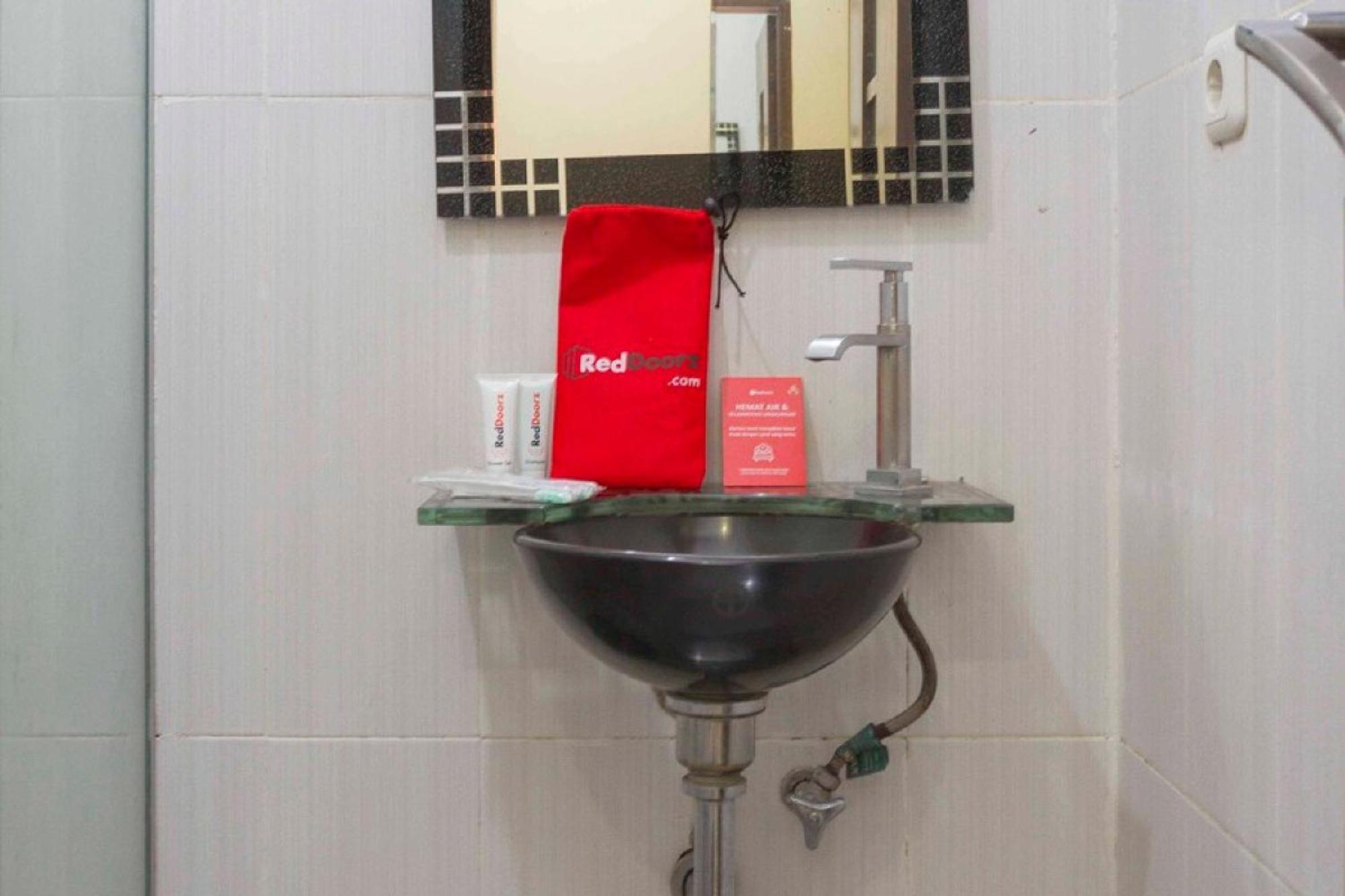 Reddoorz @ Paskal Hyper Square Hotell Bandung Exteriör bild